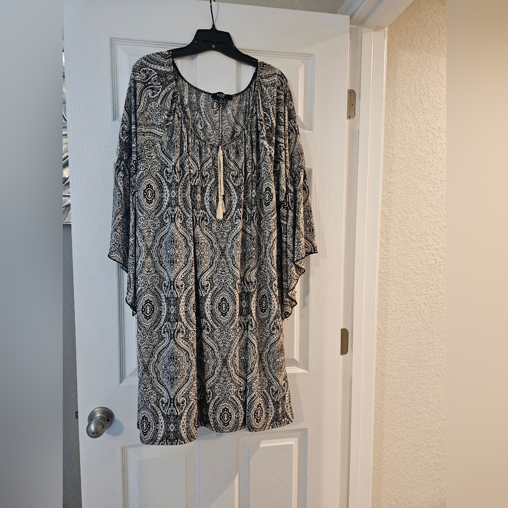 Elegant Black and White Patterned Dress